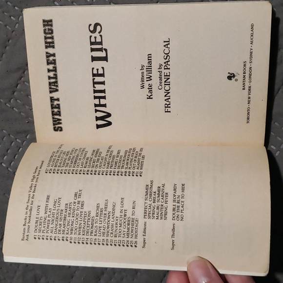 SVH #52 White Lies *Vintage* - Picture 4 of 6